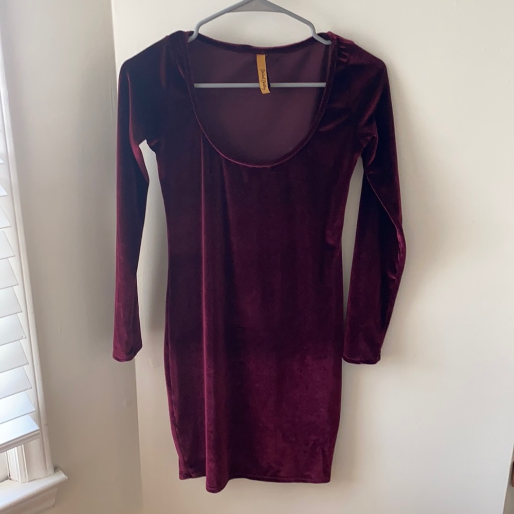 Velvet Maroon Body-con Dress